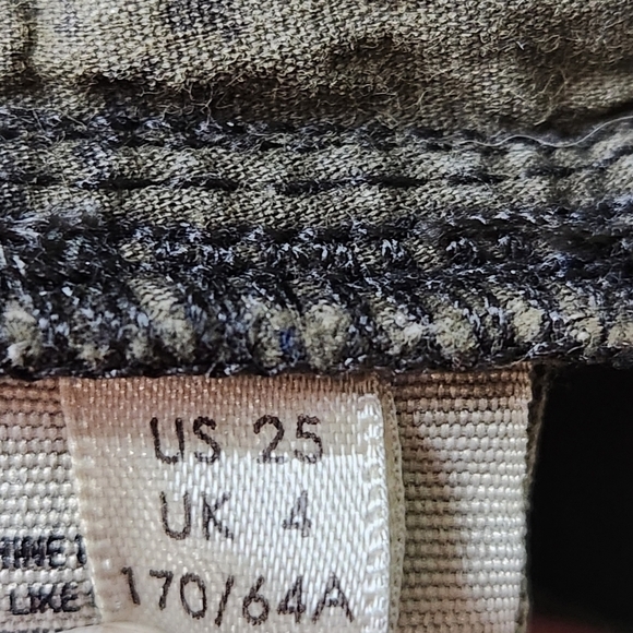 Size 25 Pant Ultra slim Corduroy Olive green color FREE PEOPLE - Picture 14 of 16